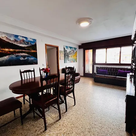 Cozy 2 Bedroom In *