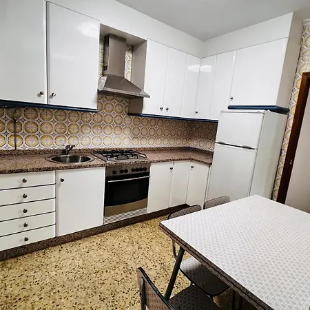 Cozy 2 Bedroom In Apartmán