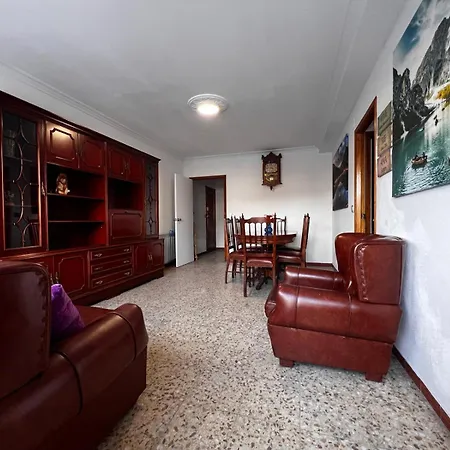 Cozy 2 Bedroom In Apartmán Lalín