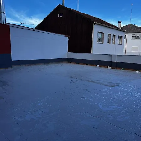 Cozy 2 Bedroom In Apartmán Lalín